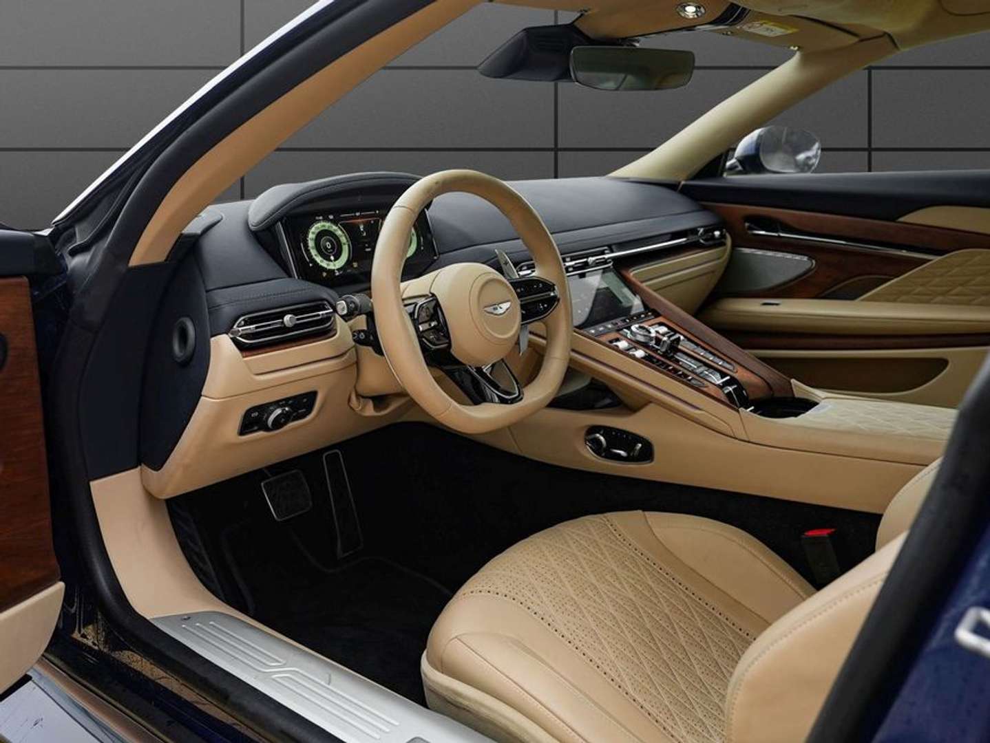 Aston Martin DB12 Volante -  - Joinsteer - #3