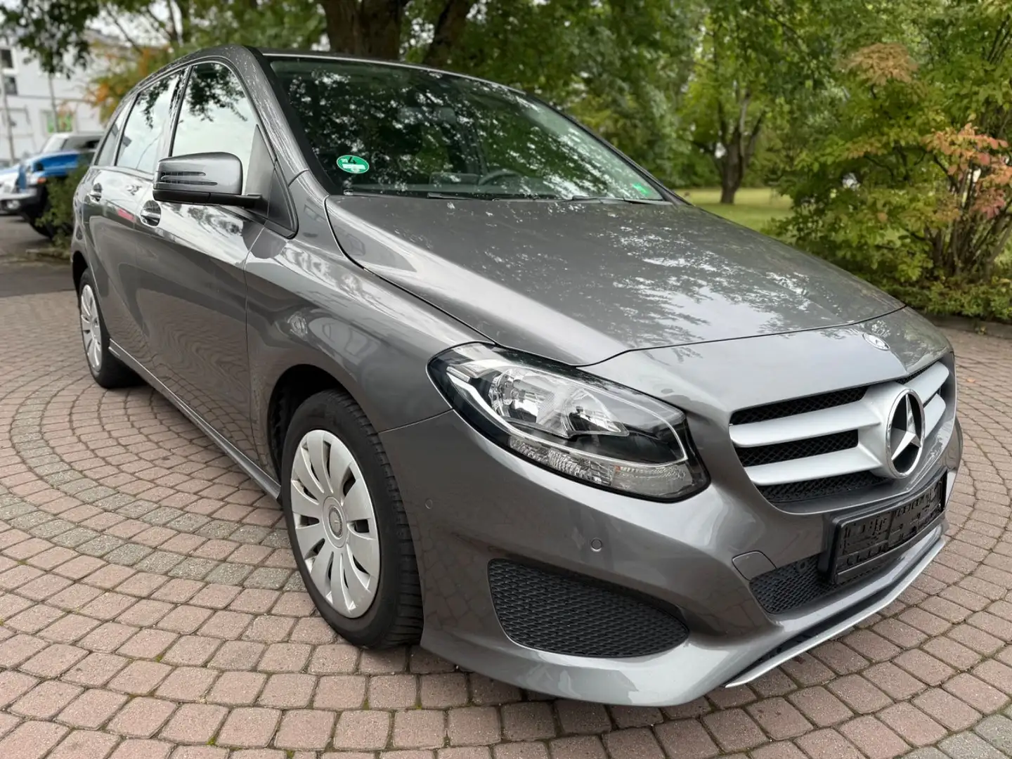 Mercedes-Benz B 180 CDI *AUTOMATIK*NAVI* Grau - 2