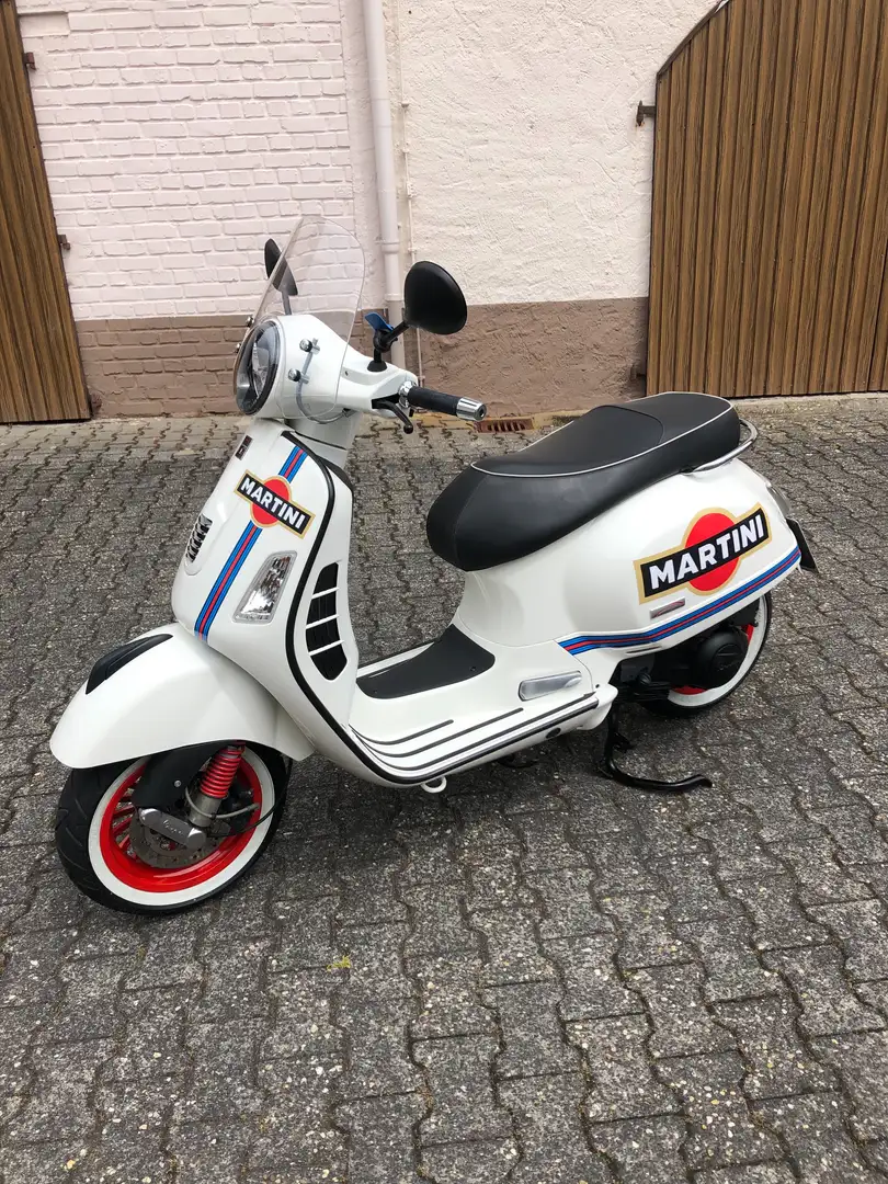 Piaggio GTS 300 Vespa GTS Super 300 Martini Racing Limited Edition Blanc - 1