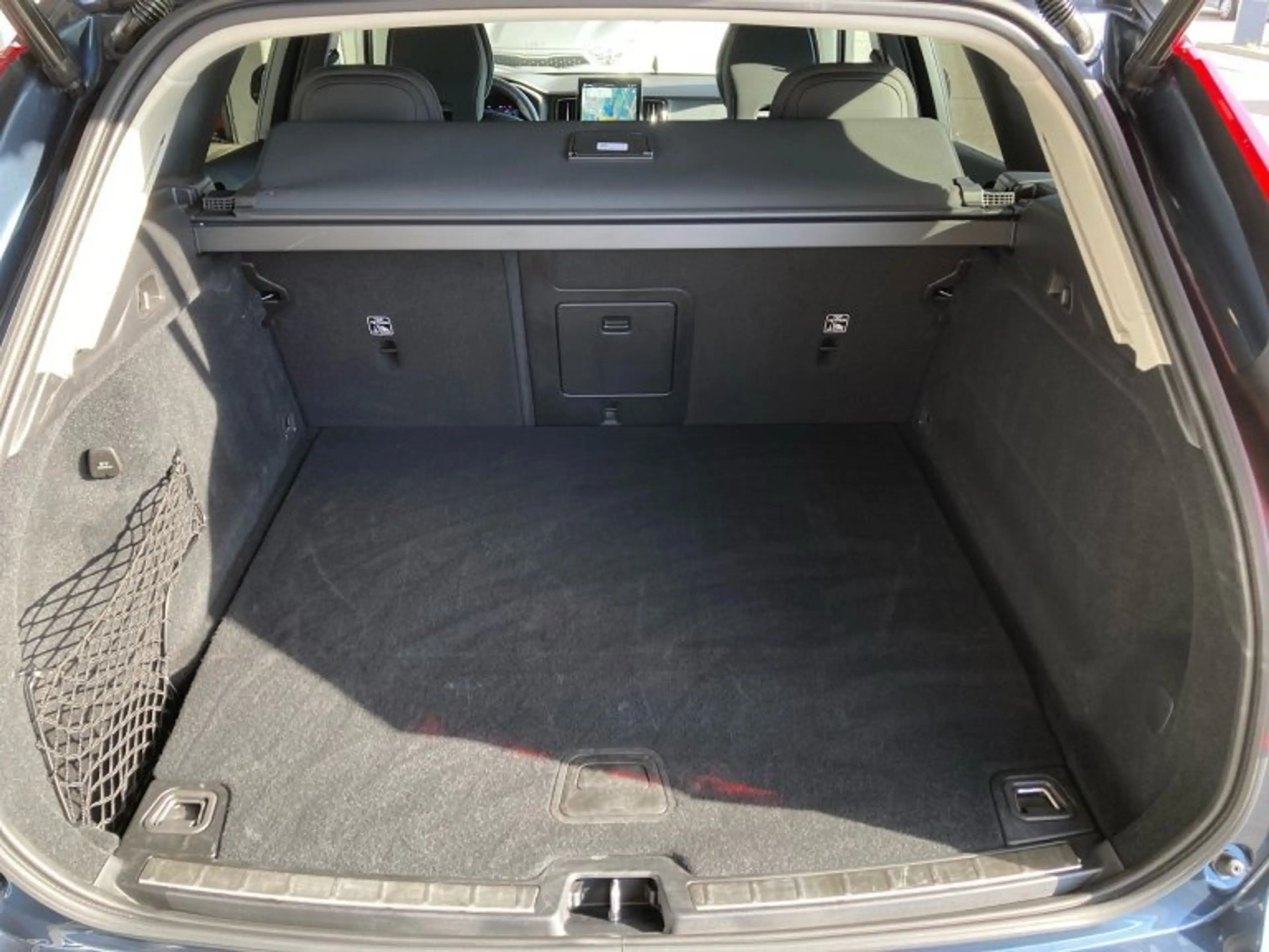 Volvo XC60 Plus, T6 eAWD Plug-in Hybrid, Elektrisch/Benzin, Dark — photo 13