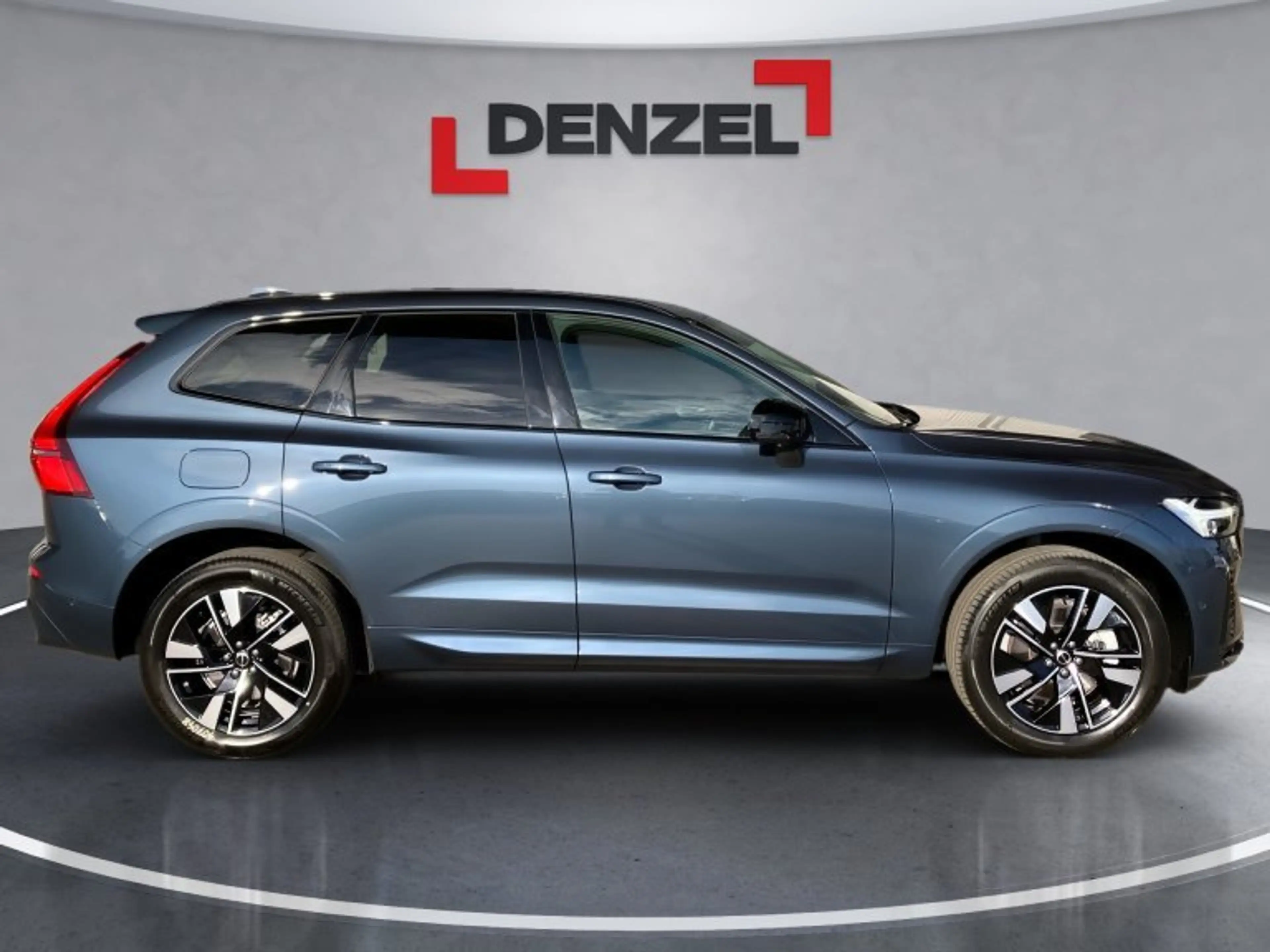 Volvo XC60 Plus, T6 eAWD Plug-in Hybrid, Elektrisch/Benzin, Dark — photo 5