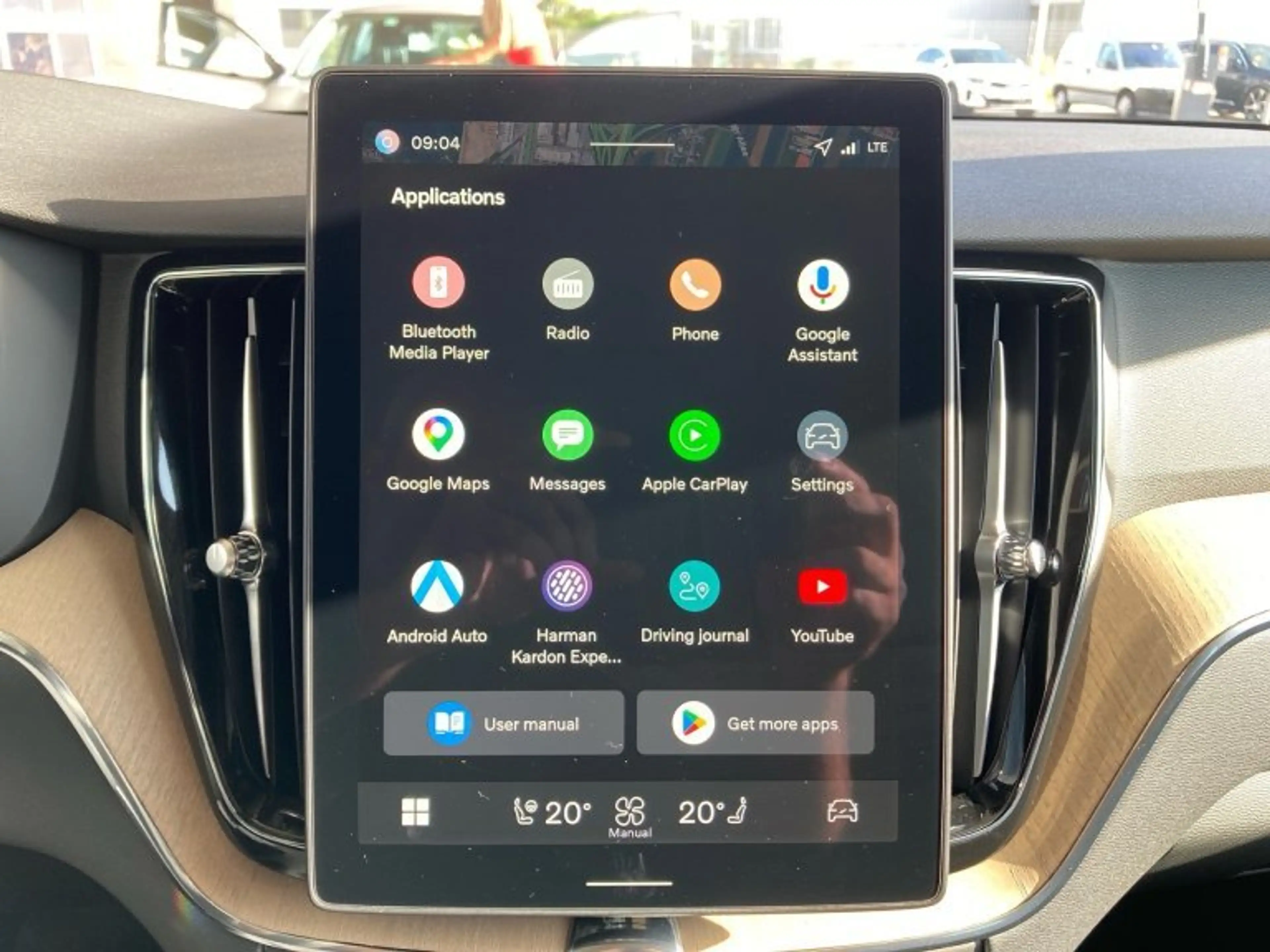 Volvo XC60 Plus, T6 eAWD Plug-in Hybrid, Elektrisch/Benzin, Dark — photo 14