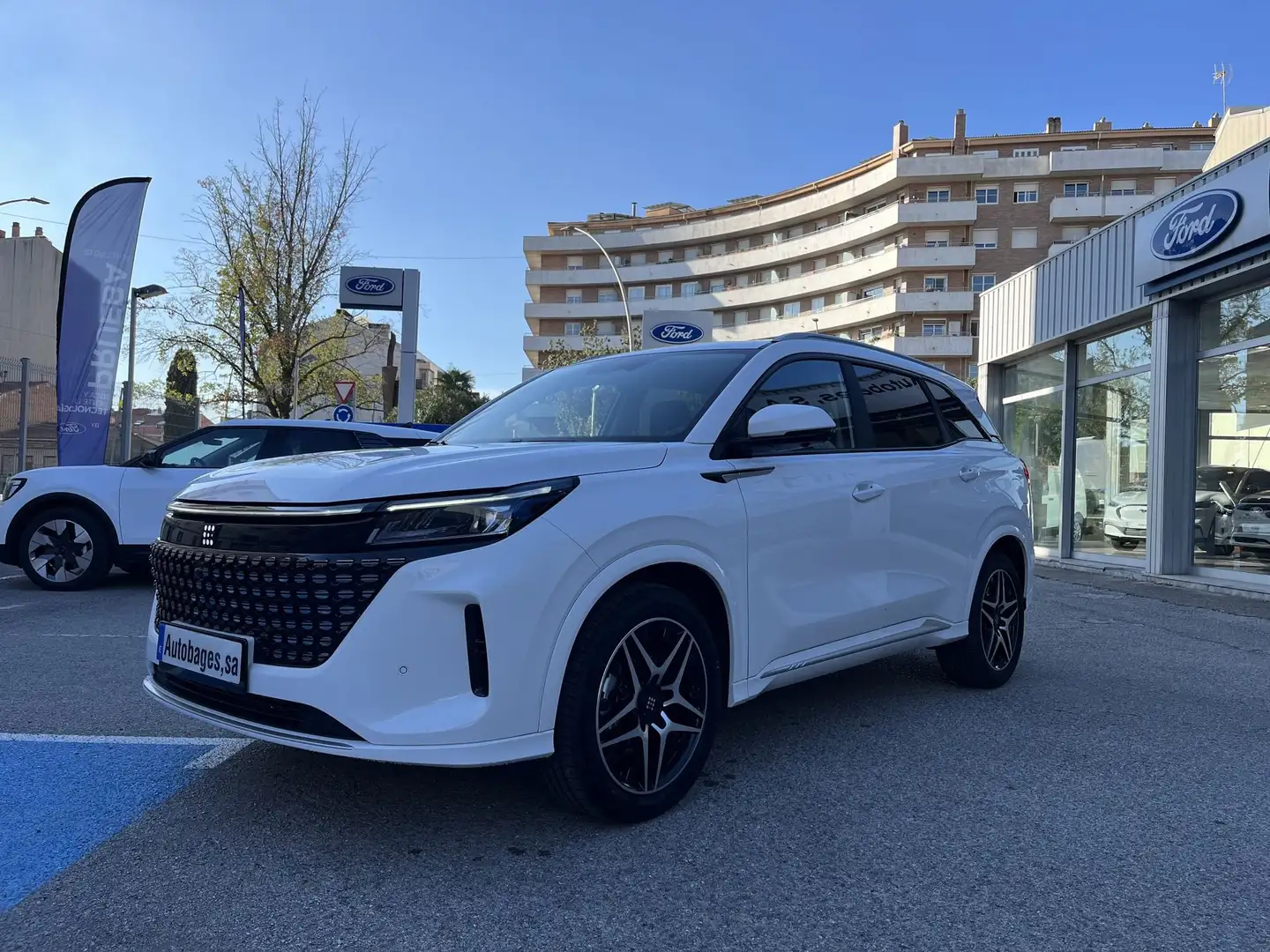 DFSK E5 Intelligent Blanc - 1