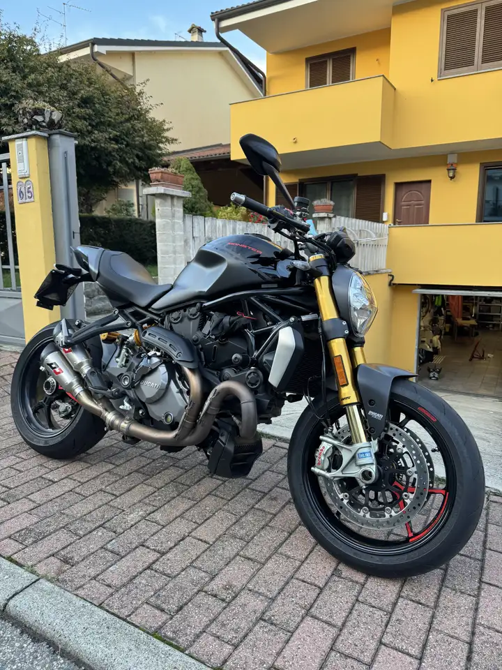 Ducati Monster 1200