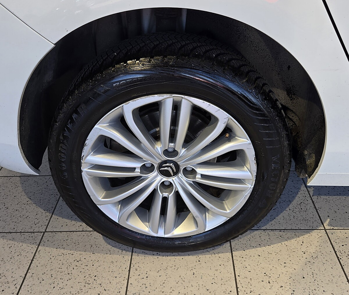Citroen C4 BlueHDi 120 S&S EAT6 Feel --AUTOMATIK-- — photo 15