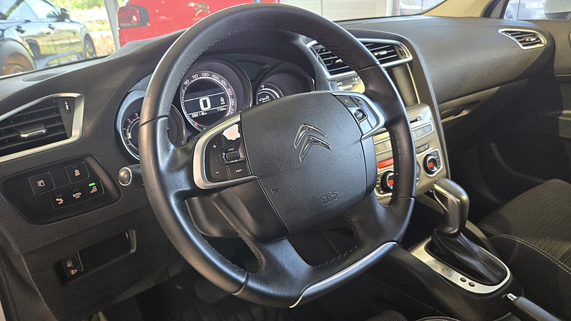 Citroen C4 BlueHDi 120 S&S EAT6 Feel --AUTOMATIK-- — photo 2