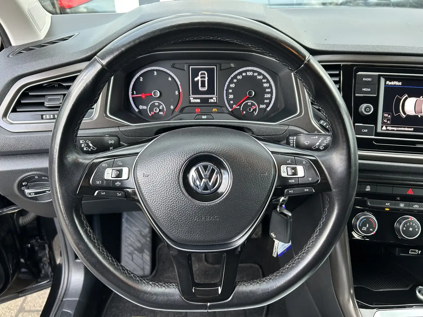 Volkswagen T-Roc 1.6 TDI Style 50% deal 9.475,- ACTIE Trekhaak / Ai Noir - 2