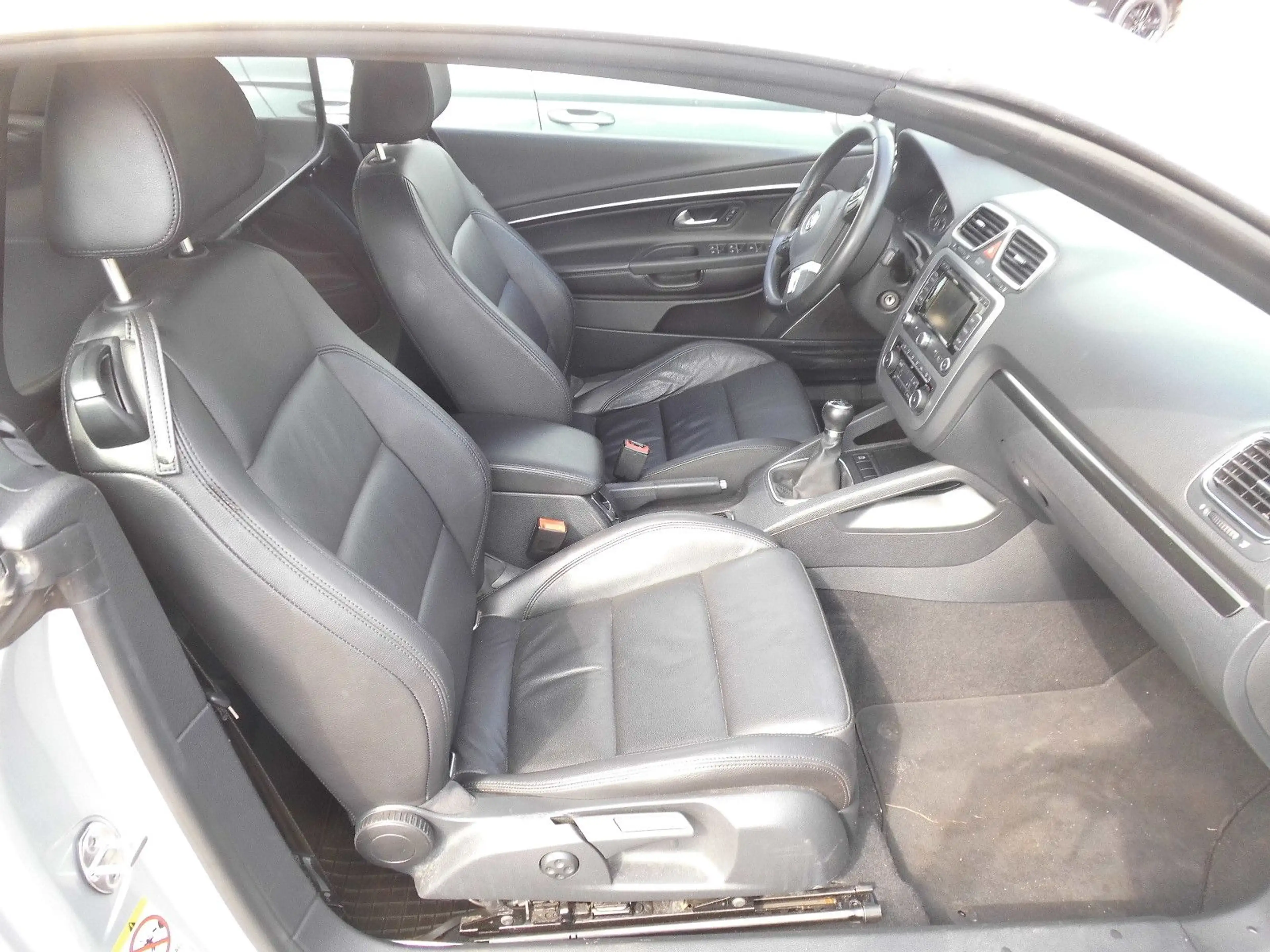 Volkswagen Eos BMT 1.Hand,Leder,TÜV NEU — photo 11