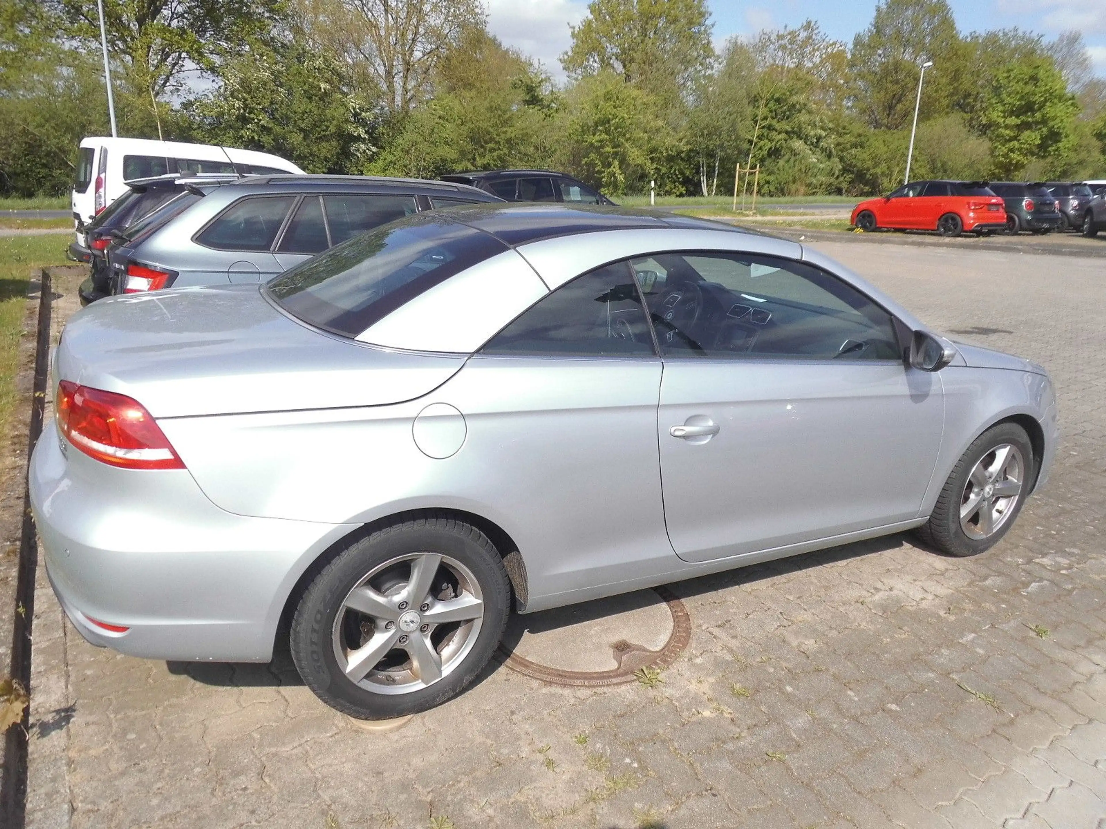 Volkswagen Eos BMT 1.Hand,Leder,TÜV NEU — photo 3