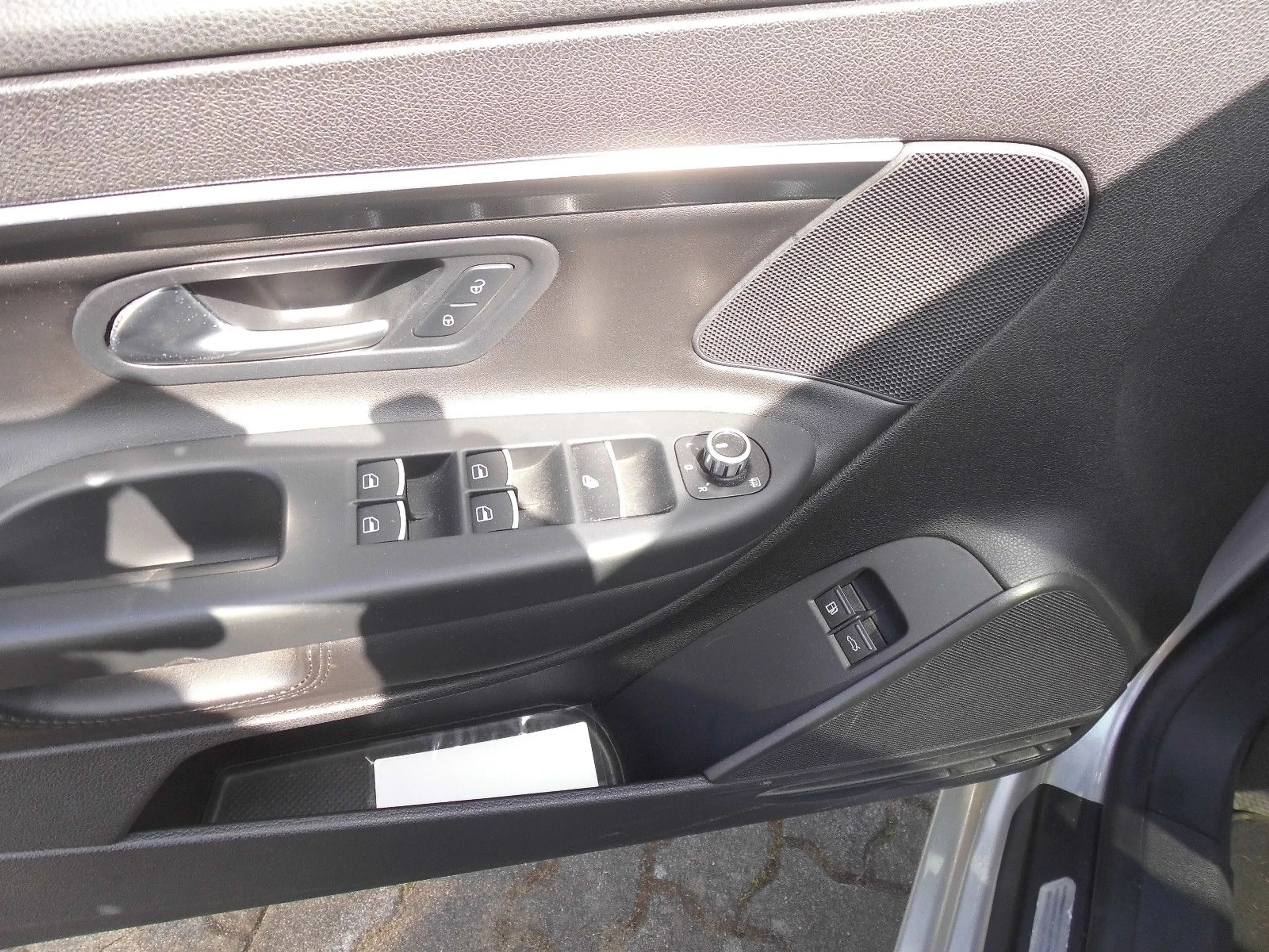 Volkswagen Eos BMT 1.Hand,Leder,TÜV NEU — photo 8
