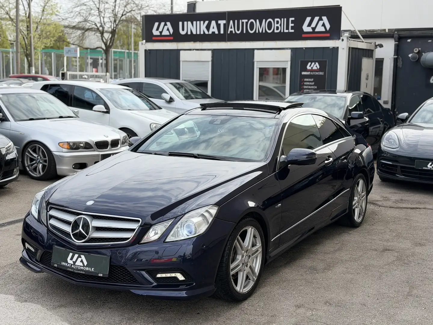 Mercedes-Benz E 350 E 350 CGI AMG-Line *SZH*SZK*PANO*ACC*KEYLESS* Blau - 1