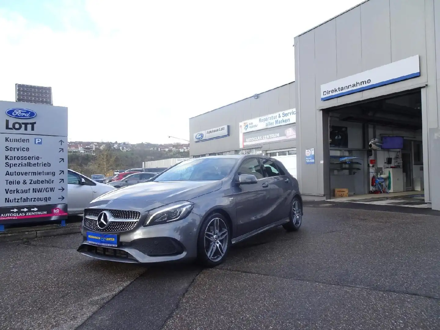 Mercedes-Benz A 200 A -Klasse A 200 Automatik *NAV*LED*TEMP*SHZ*KAM* Grau - 2