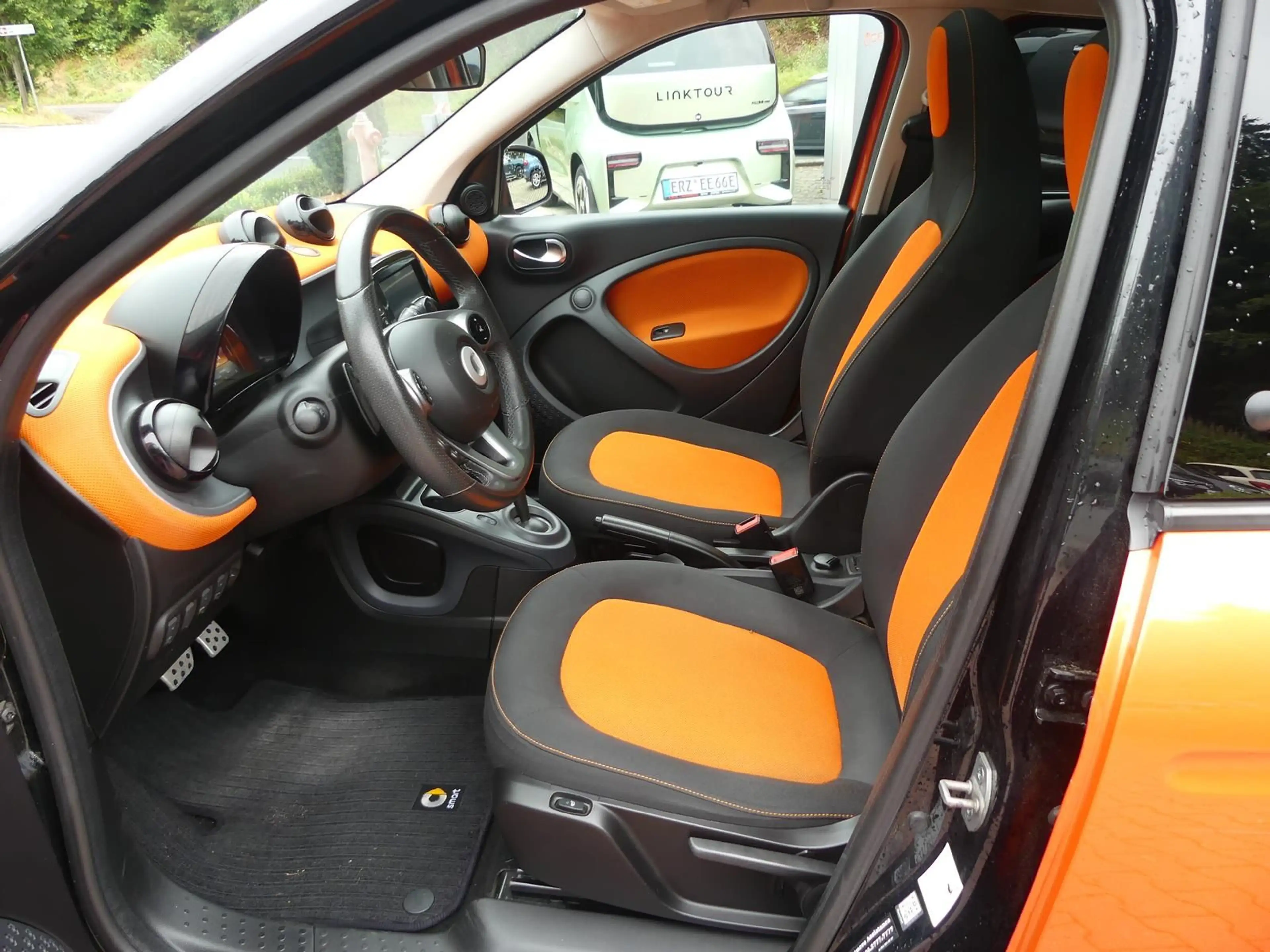 smart forFour forfour*36400 km*Klima*Sitzhzg*Navi*Pano — photo 9