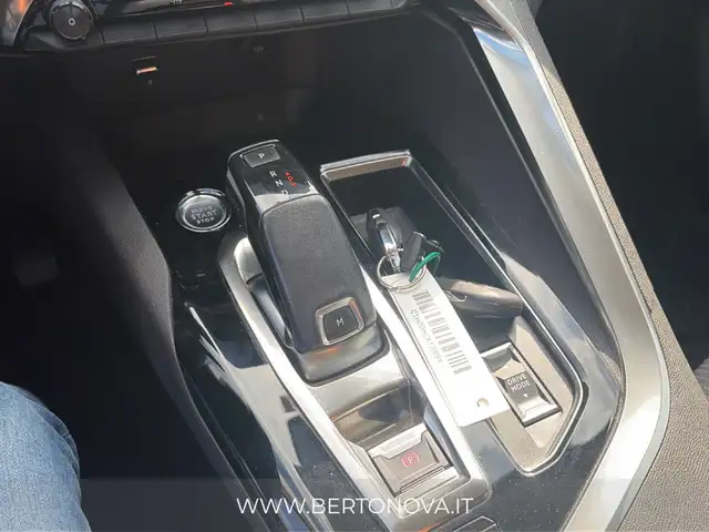 Peugeot 3008 view 13