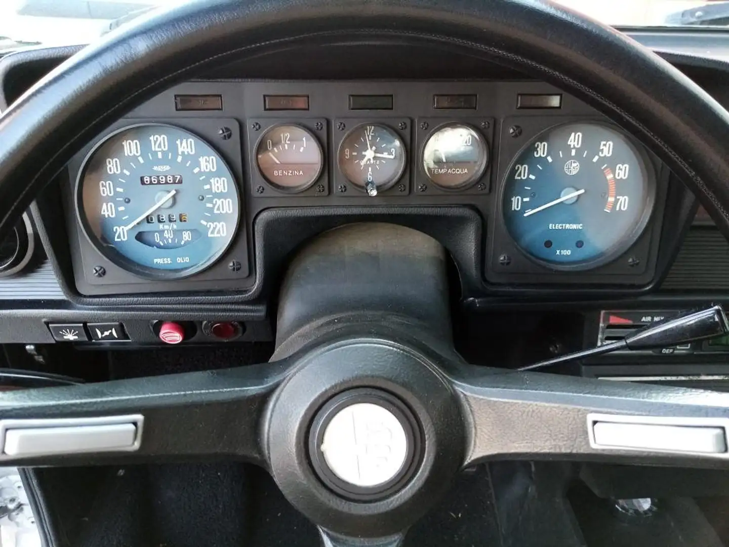 Alfa Romeo Alfetta Alfetta 1.6 Plateado - 1