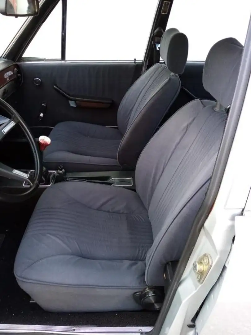 Alfa Romeo Alfetta Alfetta 1.6 Plateado - 2