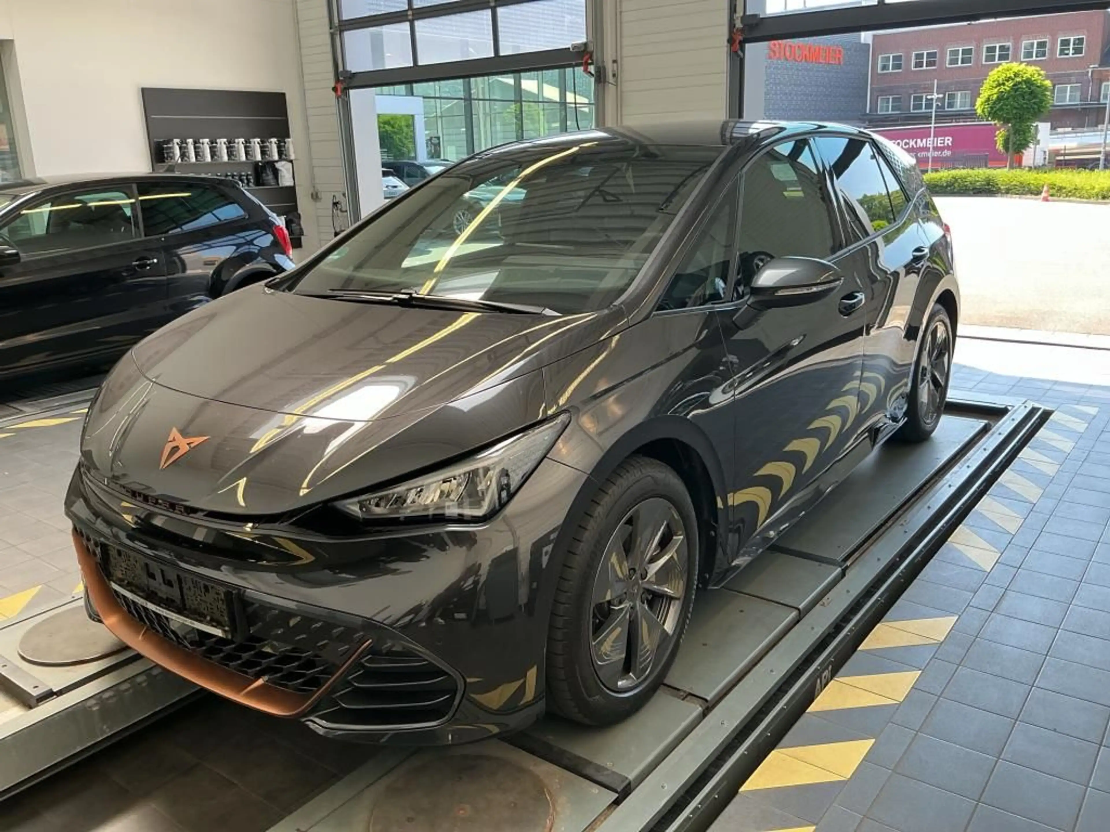 CUPRA Born 150 kW 62 kWh | LED | SITZHEIZUNG | PDC | — photo 2
