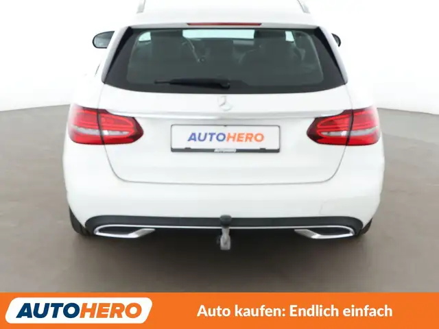 Mercedes-Benz C-Class view 5