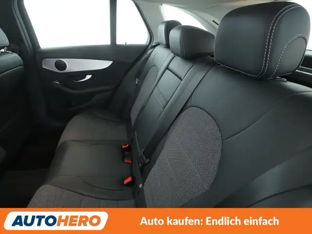 Mercedes-Benz C-Class view 14