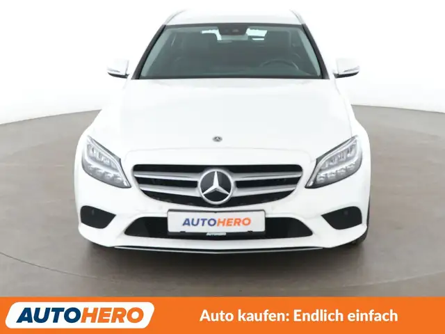 Mercedes-Benz C-Class view 9
