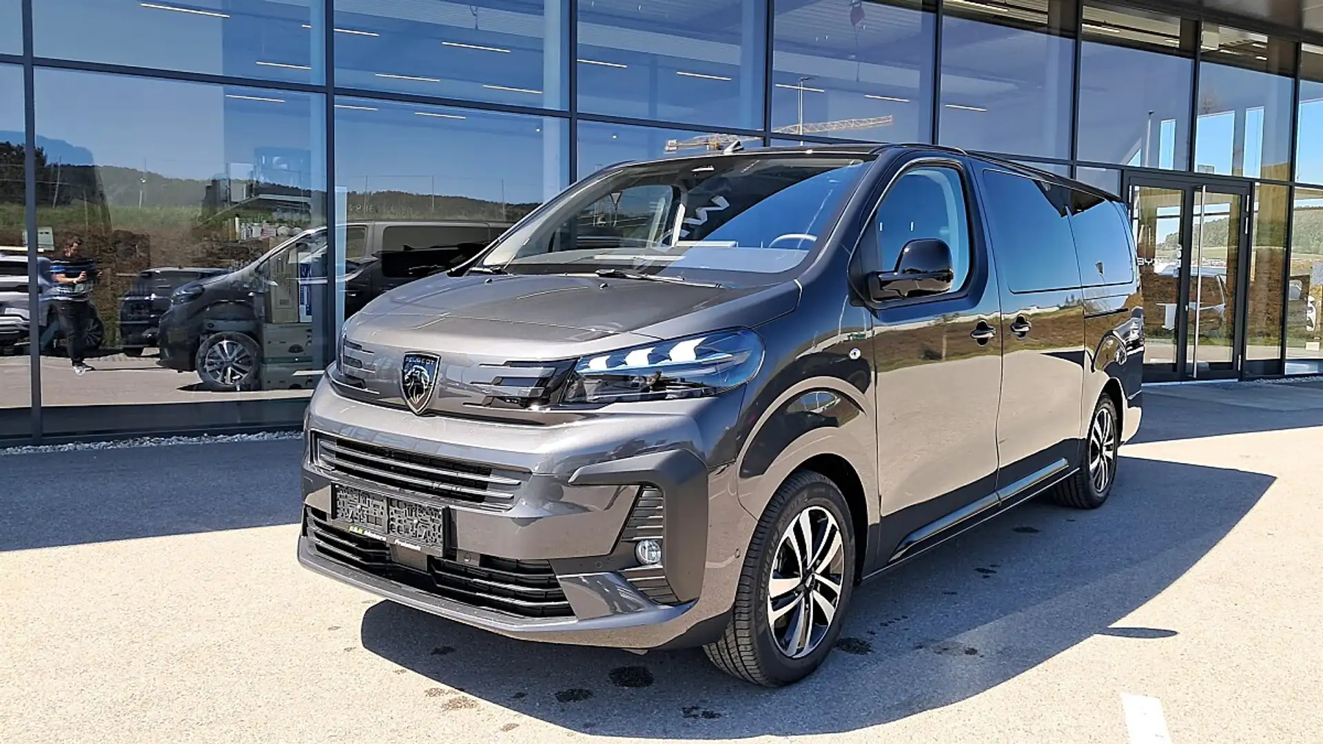 Peugeot Traveller Premium BlueHDi 180 Lang EAT8 Grau - 1