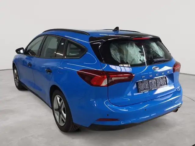 Ford Focus view 5