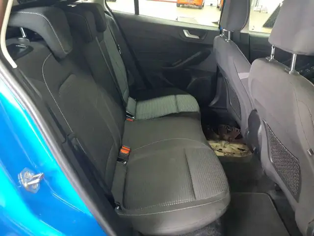 Ford Focus view 13