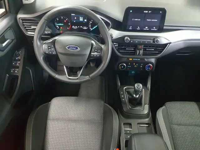 Ford Focus view 9