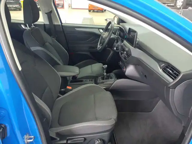 Ford Focus view 7
