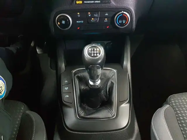 Ford Focus view 10