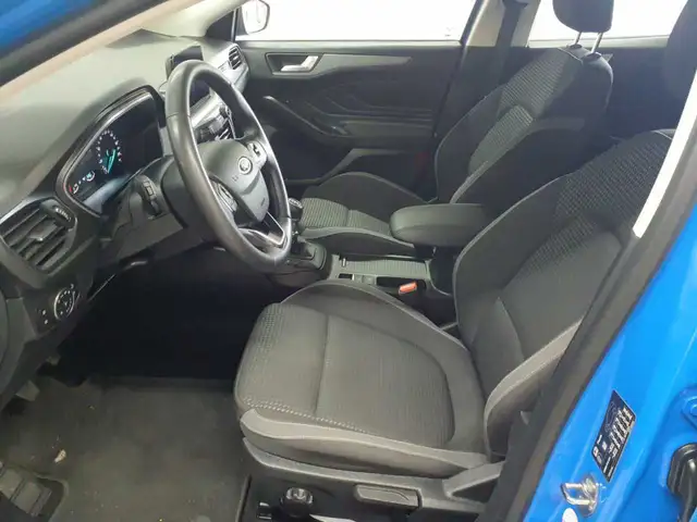 Ford Focus view 8