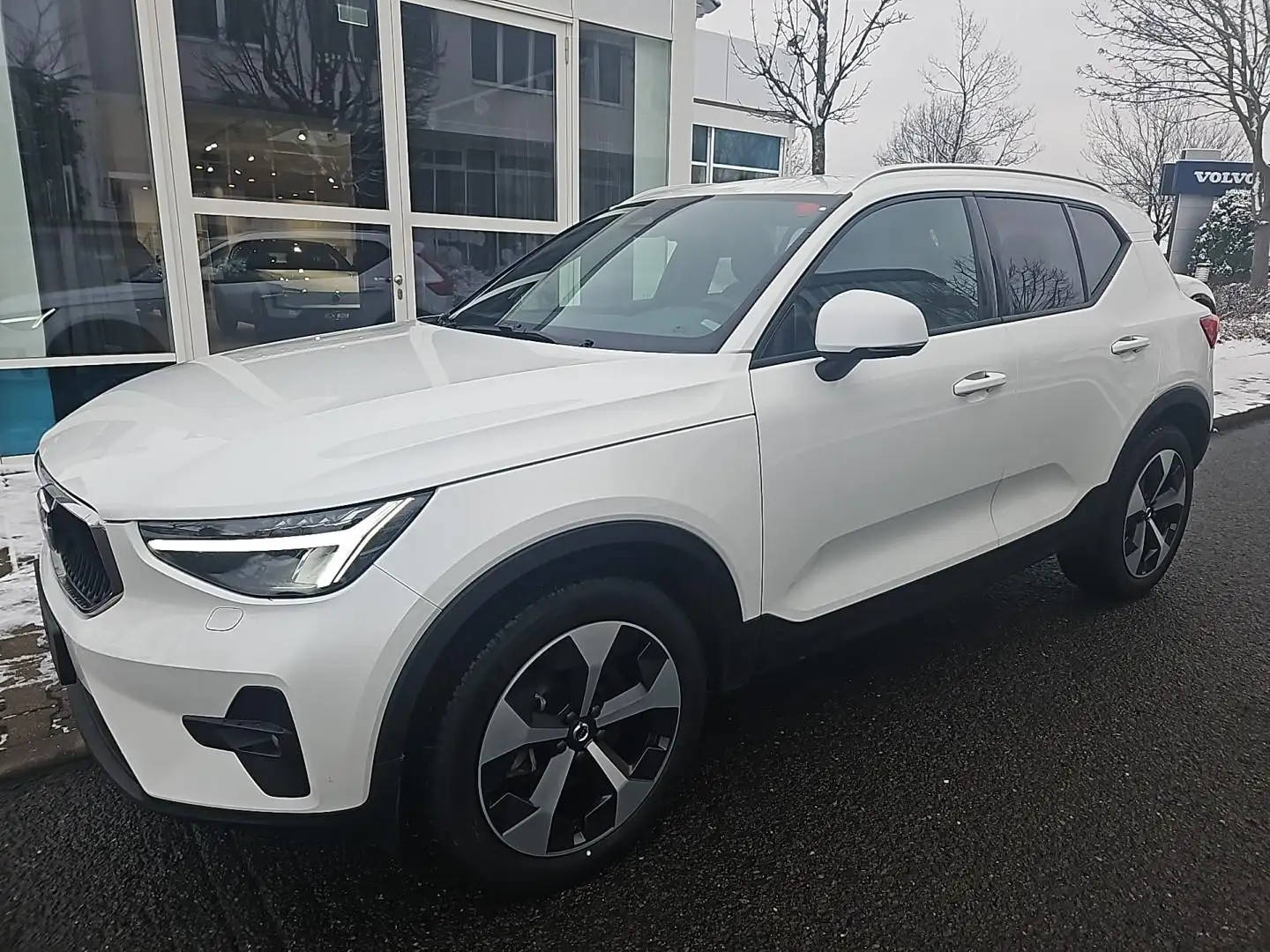 Volvo XC40 B3 Core AHZV /Fahr-Paket Blanc - 1