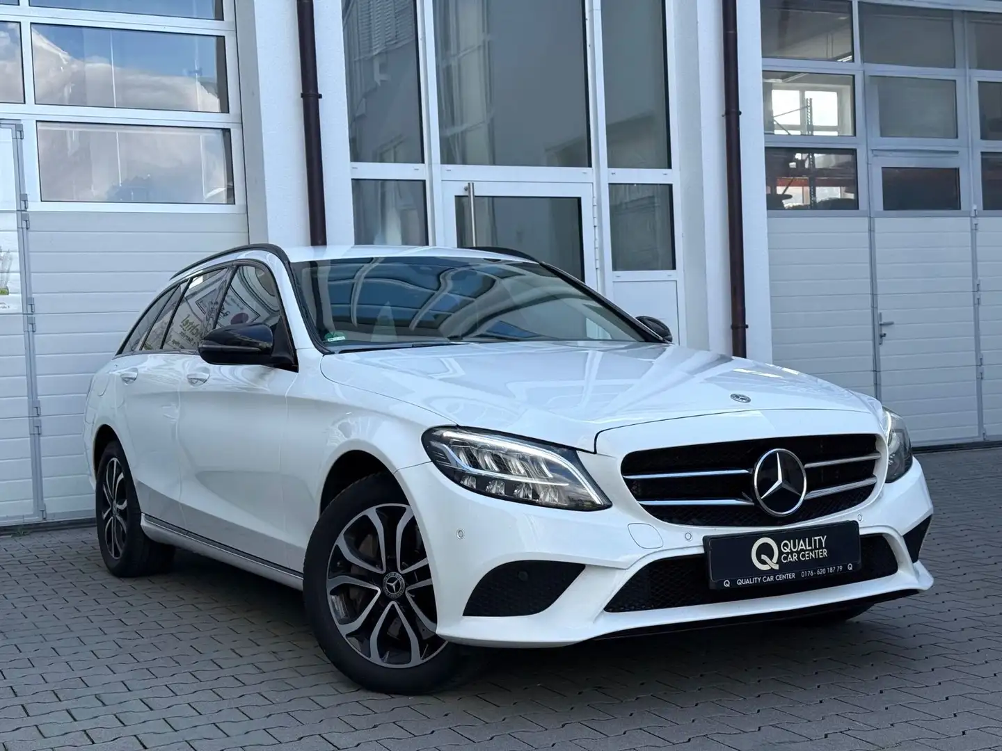 Mercedes-Benz C 300 T d 4Matic *DISTR+*STANDHZG*HUD*NIGHT*2H* Blanc - 1