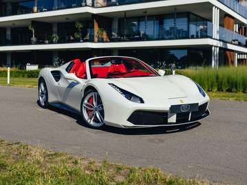 Spider Bianco Italia - Rosso Ferrari / FERRARI Warranty / PPF / Full Carbon / LIKE NEW
