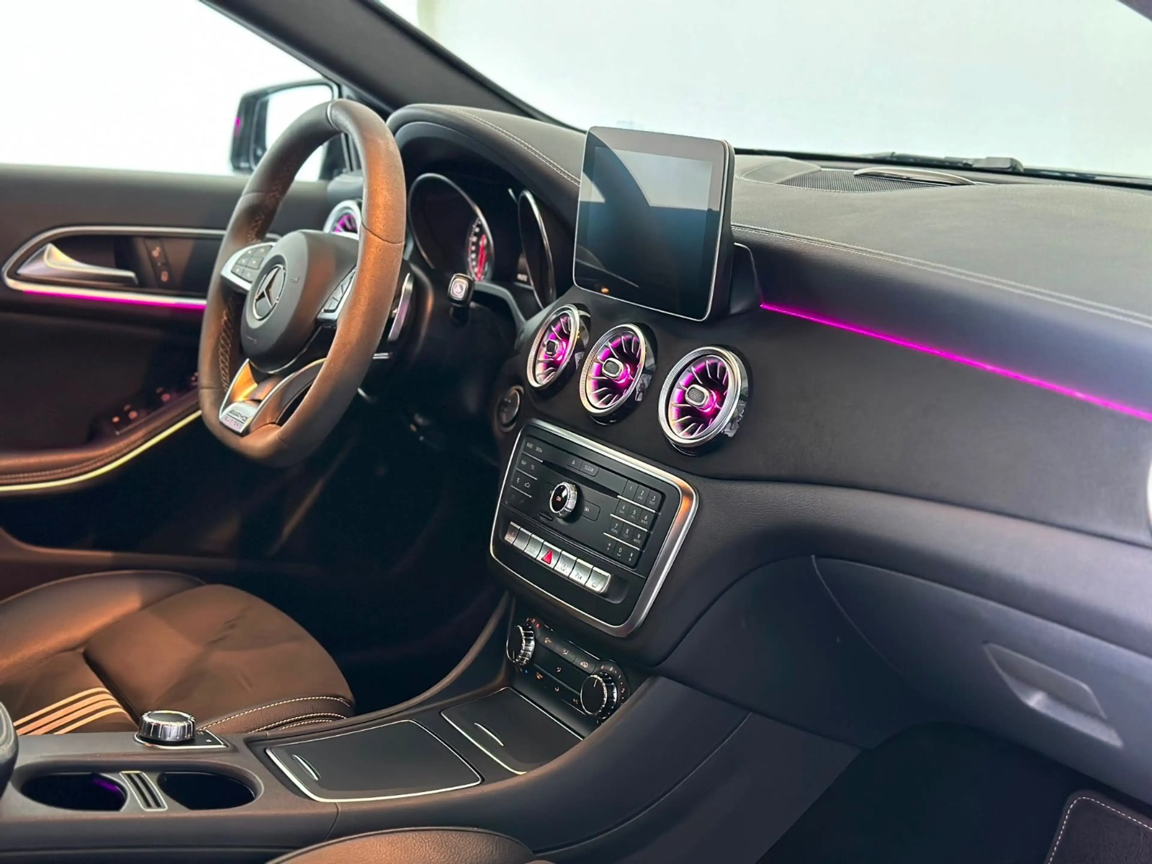 Mercedes-Benz A 200 d 8G-DCT AMG-LINE Sport LINE Peak Edition — photo 7