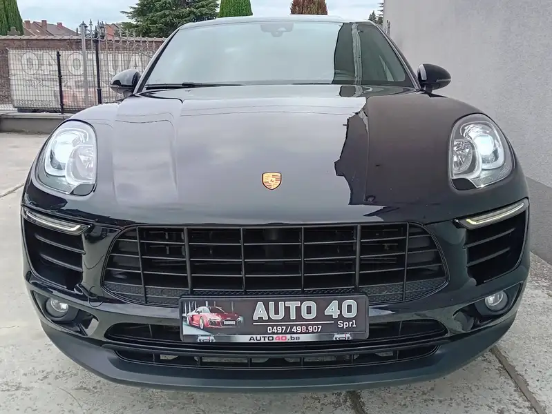 PORSCHE Macan
