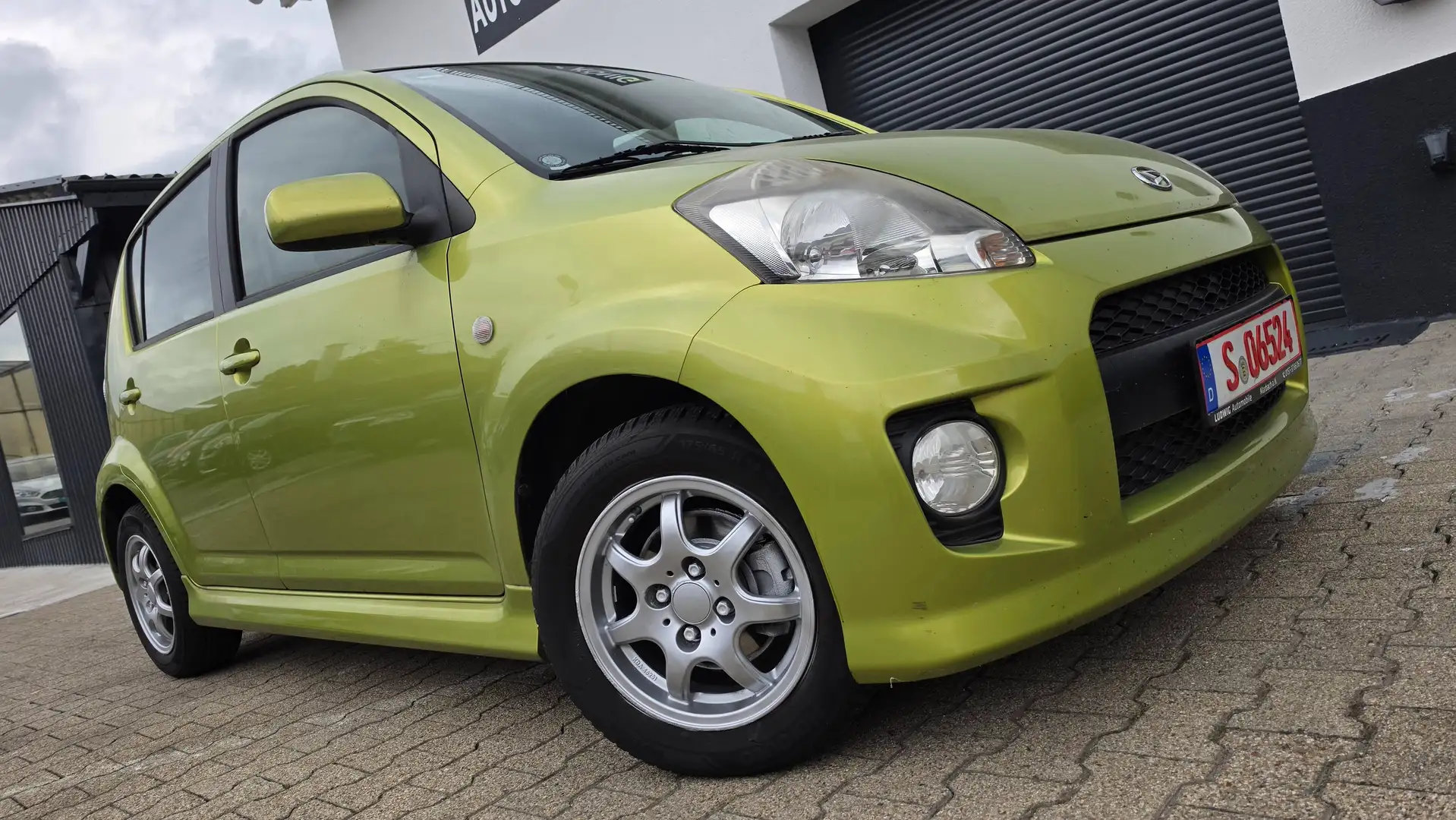 Daihatsu Sirion 1.5 AUTOM+TÜV+GARANTIE+102PS+KLIMA+PARKS Grün - 2