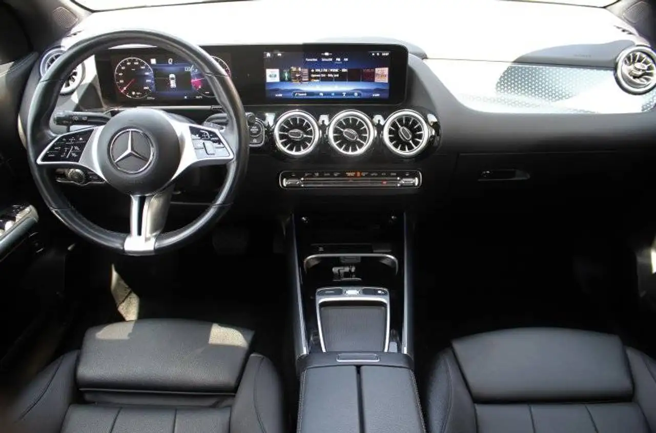Mercedes-Benz GLA photo Mercedes-Benz GLA