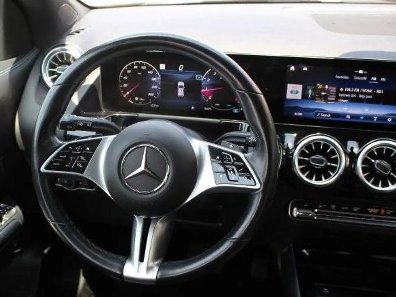 Mercedes-Benz GLA photo Mercedes-Benz GLA