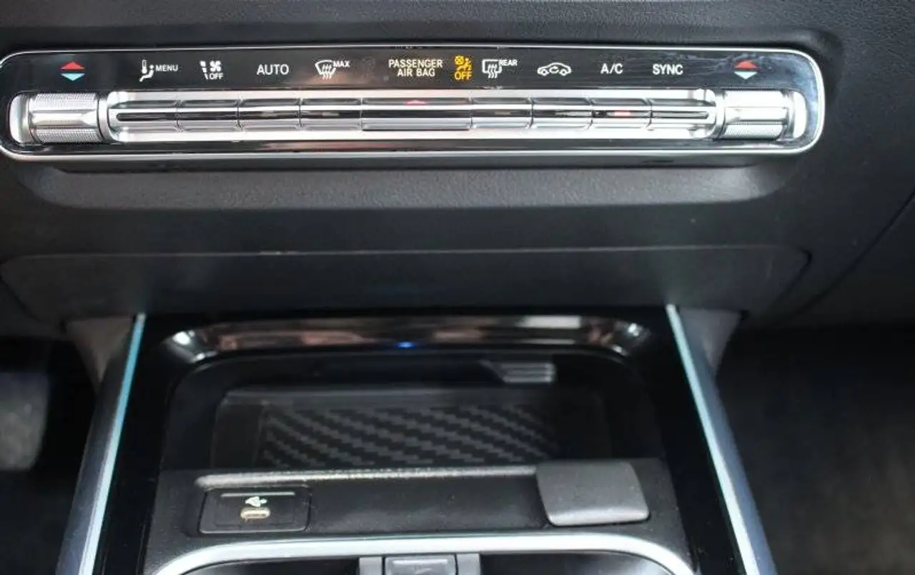 Mercedes-Benz GLA photo Mercedes-Benz GLA