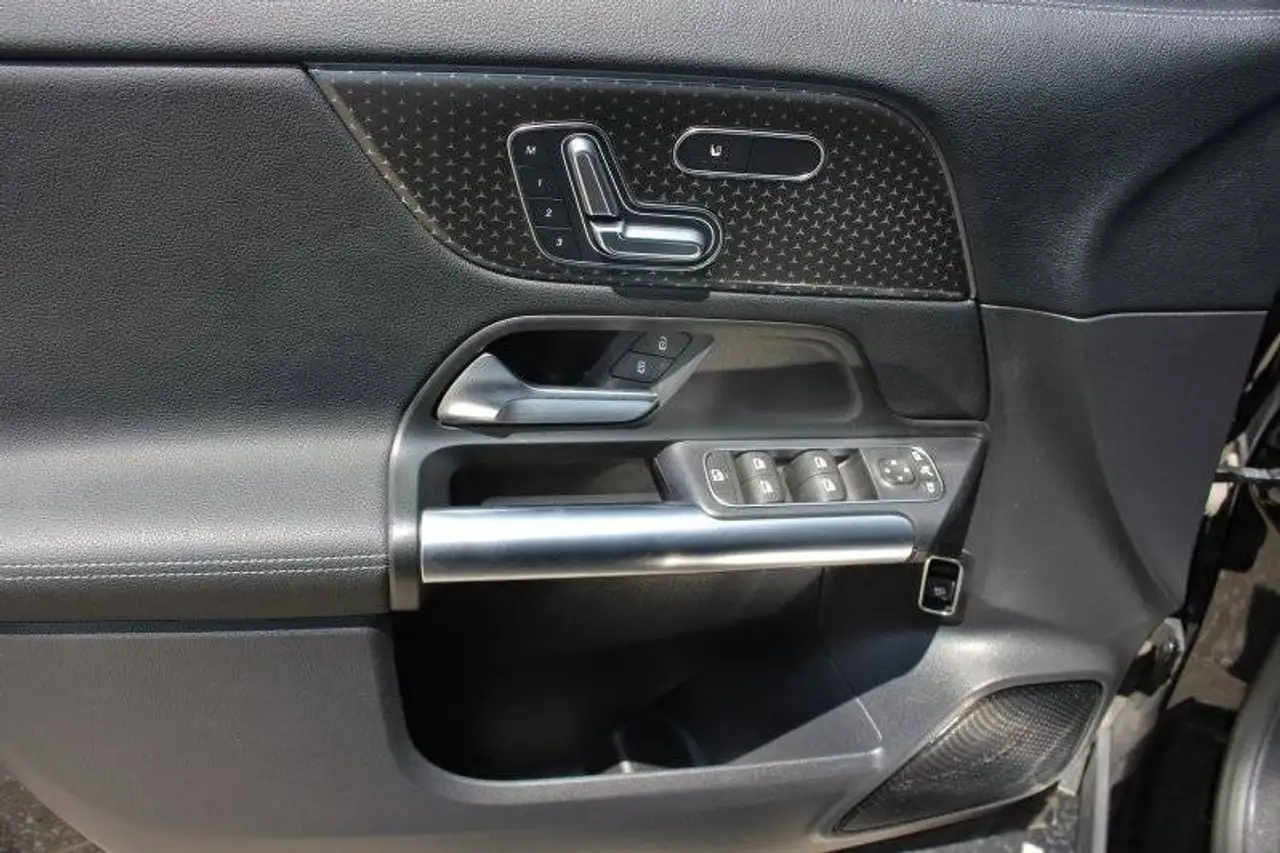 Mercedes-Benz GLA photo Mercedes-Benz GLA