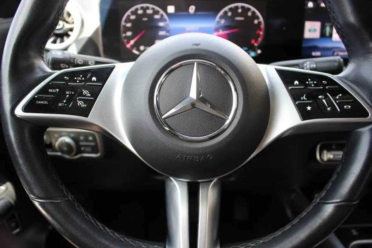 Mercedes-Benz GLA photo Mercedes-Benz GLA