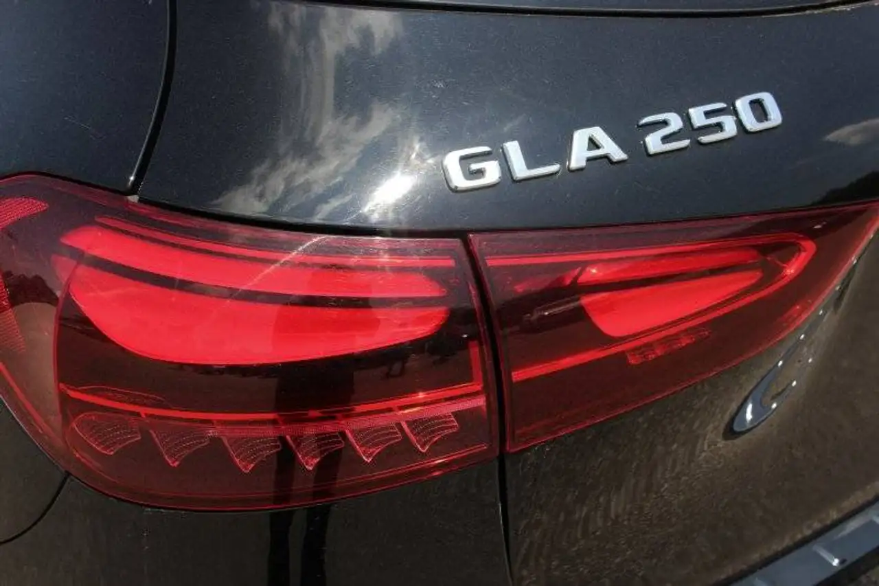 Mercedes-Benz GLA photo Mercedes-Benz GLA