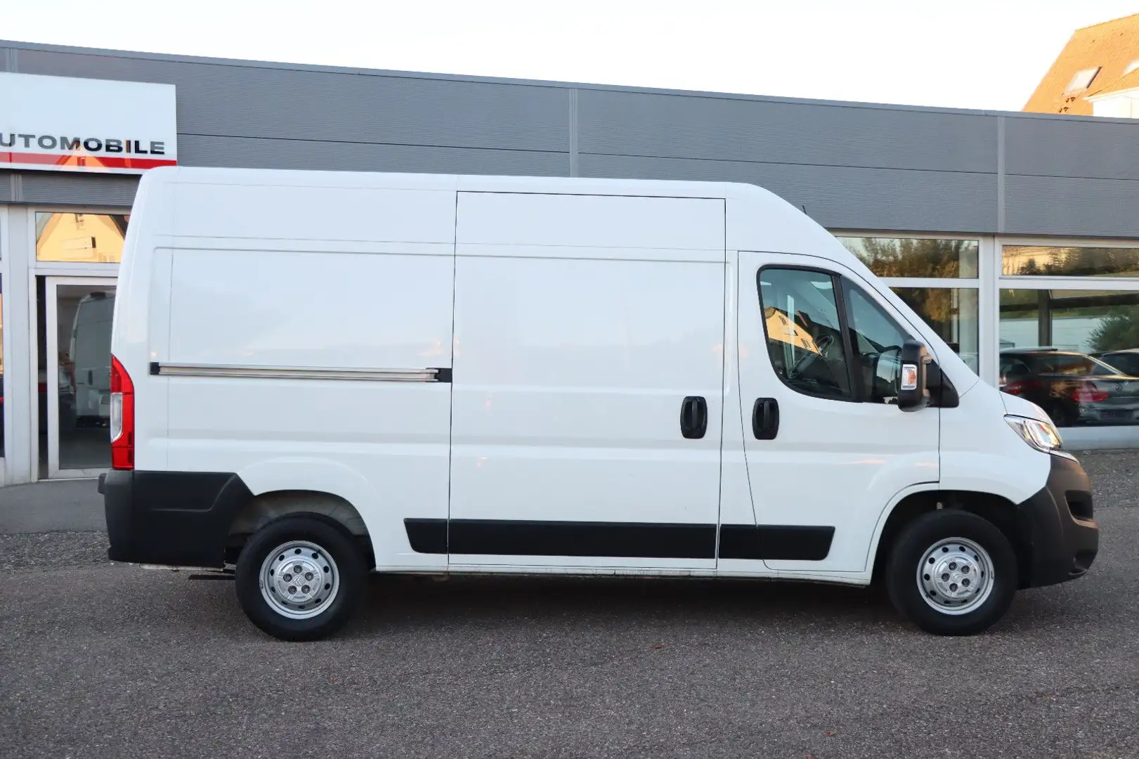 Citroen Jumper 33 L2H2 Club 140 l NAVI l KAMERA l KLIMA Weiß - 2