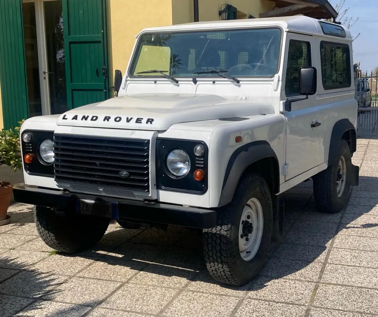 Land Rover Defender 90 2.2 td SE SW - 1