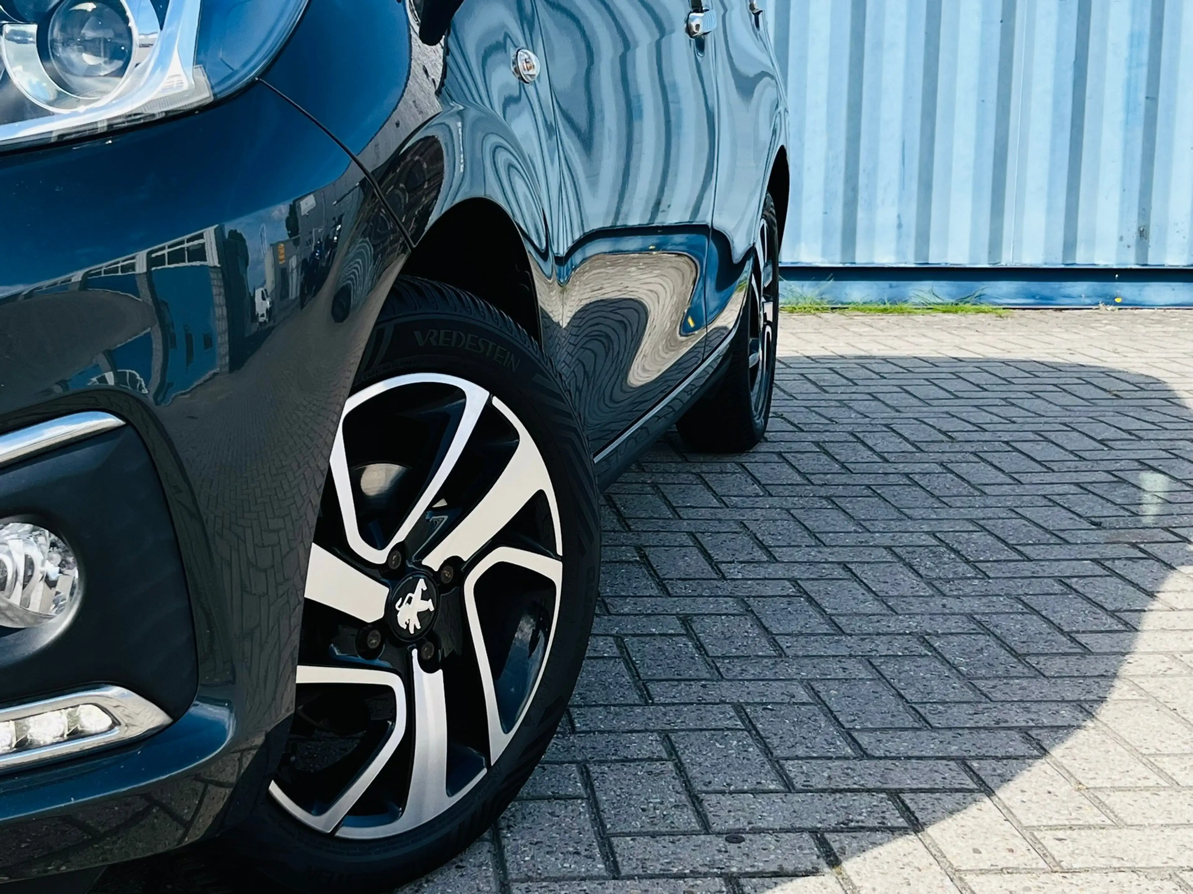 Peugeot 108 1.0 e-VTi Allure Achteruitrijcamera | Airco | All — photo 12