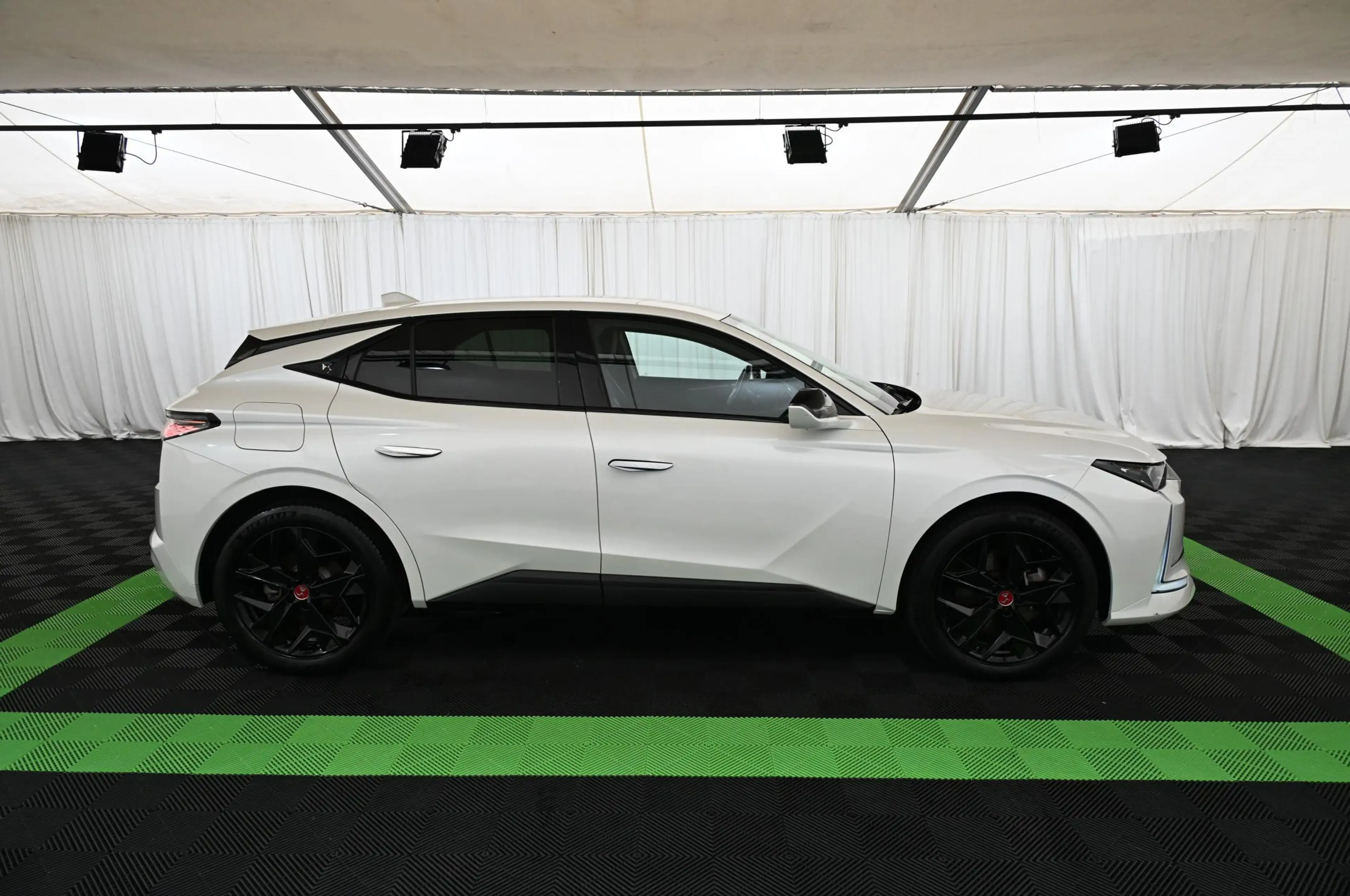 DS Automobiles DS 4 1.6 E-Tense 225 Performance UVP 50.000 EUR — photo 8