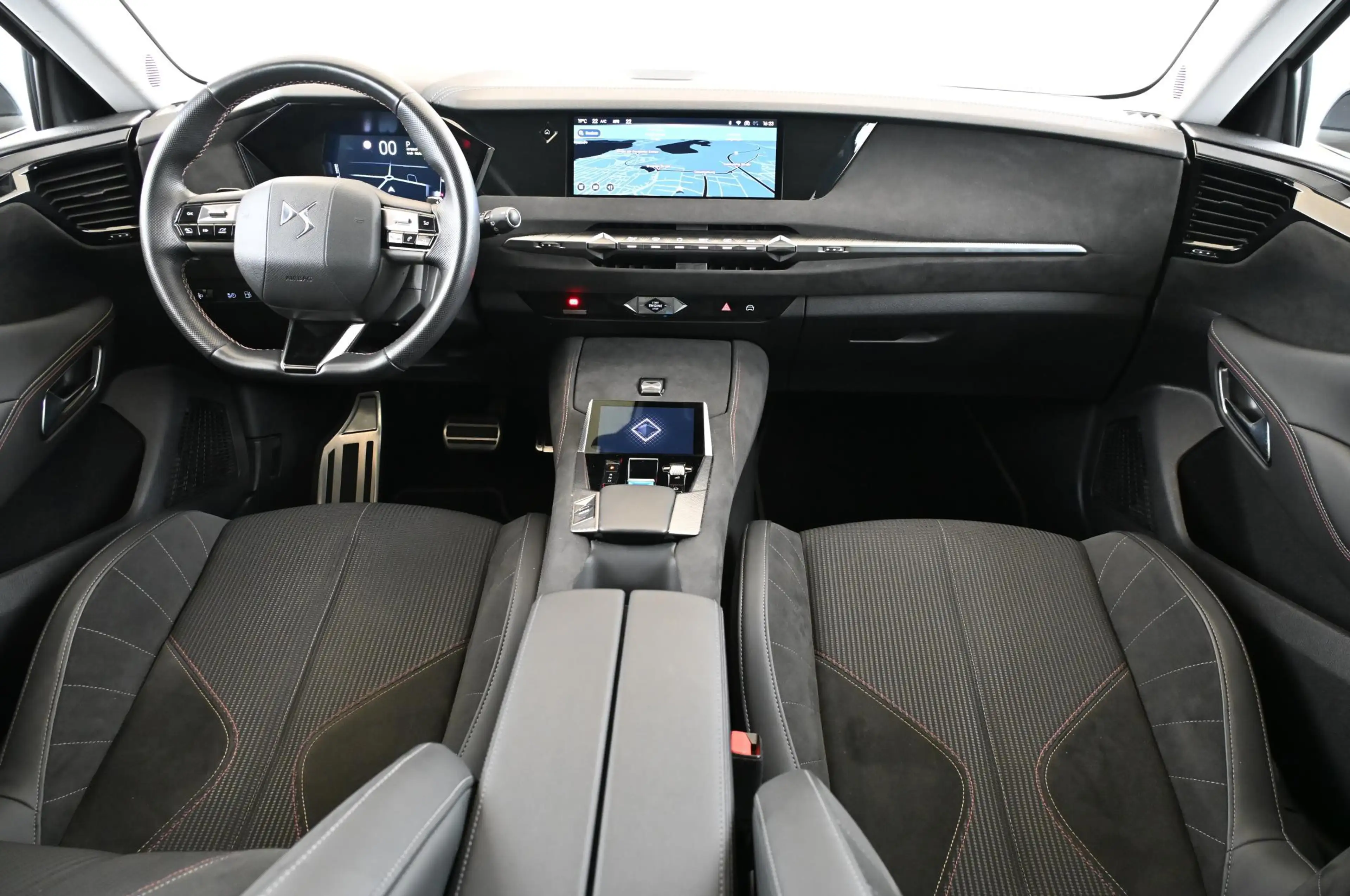 DS Automobiles DS 4 1.6 E-Tense 225 Performance UVP 50.000 EUR — photo 11