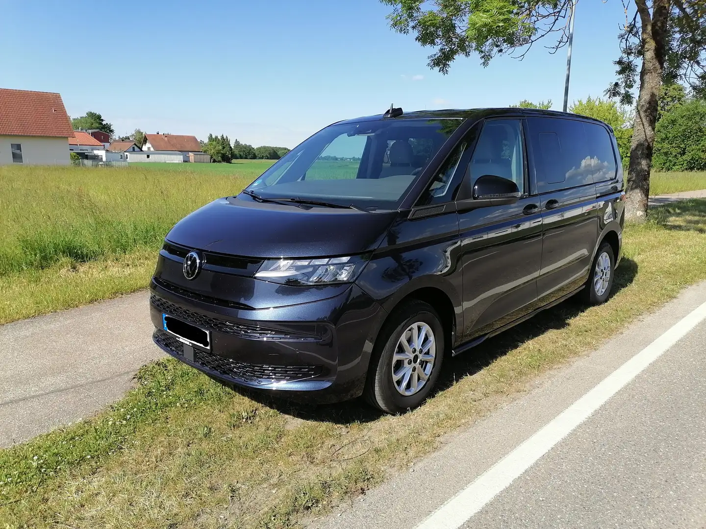 Volkswagen T7 Multivan KÜ 7G DSG 110KW Blau - 1