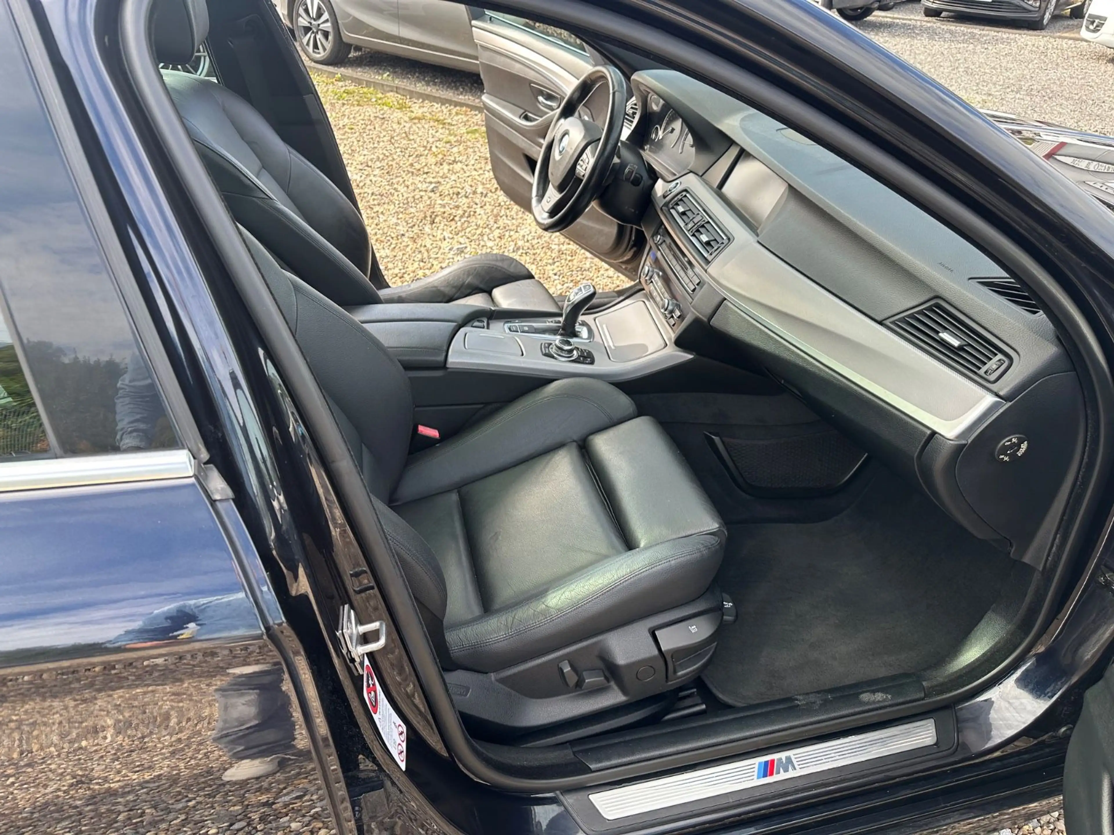 BMW 530 d Touring M Paket Hud Panorama Kamera Leder — photo 8